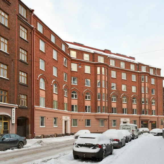 Naimisissa oleva säveltäjä Tuomas Kantelinen muutti avoliittoon Tiina Lymin kanssa: täällä he nyt asuvat – kuva! Tiina Lymin koti.