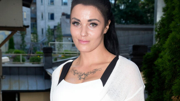 Paratiisihotelli-Nadia julkaisi paljastavan kuvan itsestään ja Amin Asikaisesta - näin paljon kaunotar on muuttunut! NADIA AMMOUDI
