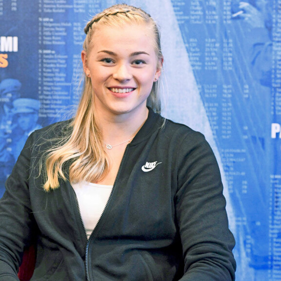 Nämä julkkikset nähdään Linnan juhlissa – katso! Alma on juhlien väripilkku! Wilma Murto.