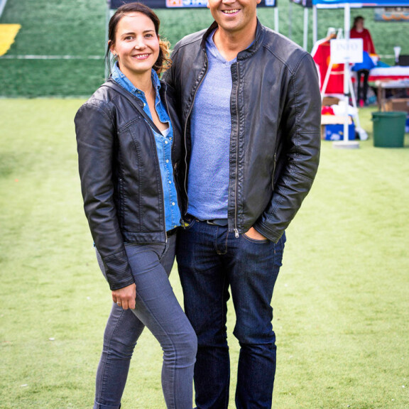 Nämä julkkikset nähdään Linnan juhlissa – katso! Alma on juhlien väripilkku! Jani Sievinen ja Mari-rakas.