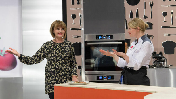 Kokkisodan naiset palkkakuopassa! Näin tienaavat suosikkiohjelman tähtikokit – Kari Aihisella mojovat tienestit! Kokkisodan naiset ovat palkkakuopassa.