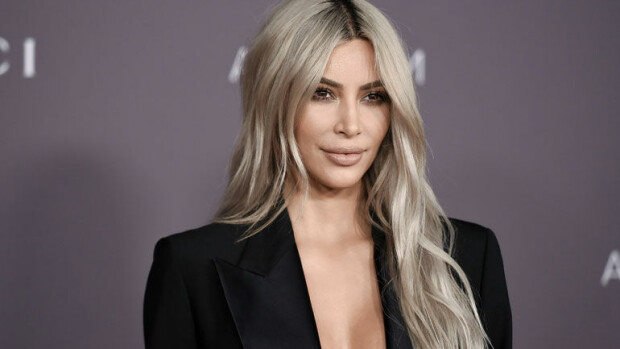 Kim Kardashian järjesti vauvakutsut tulevan äitiytensä kunniaksi – sijaissynnyttäjä ei saanut kutsua! Kim Kardashian ei kutsunut sijaissynnyttäjää juhliin.
