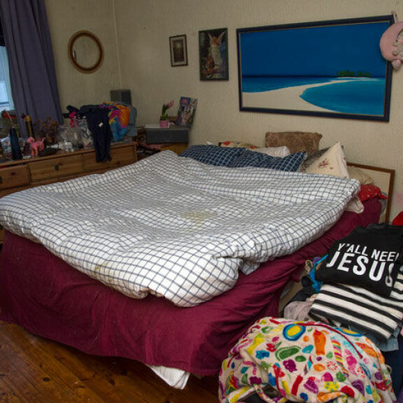 Johannan keskustan kodissa on paljolti tilaa. Johanna Tukiaisen makuuhuone