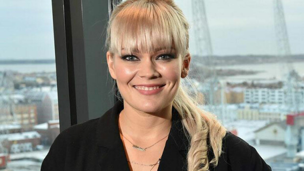 Anna-lehti: Anna Puu avautuu muuttuneesta ulkomuodostaan: 'Olin vahvasti sitä mieltä, että otan itselleni silikonit' Anna Puu