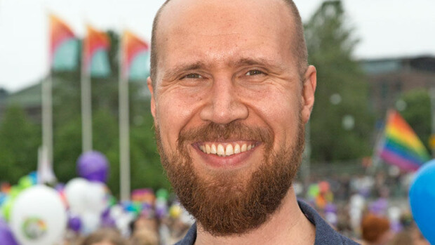 Touko Aalto ja salarakas Iris viettivät railakasta iltaa olutravintolassa: Iris pummasi tulta – kuva! Touko Aalto oli oluella Iriksen kanssa.