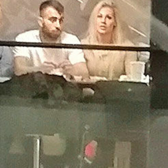 Tämä kuva vahvisti Makwan Amirkhanin ja kauniin missi-Ninan salasuhteen – katso! Maku ja missi-Nina