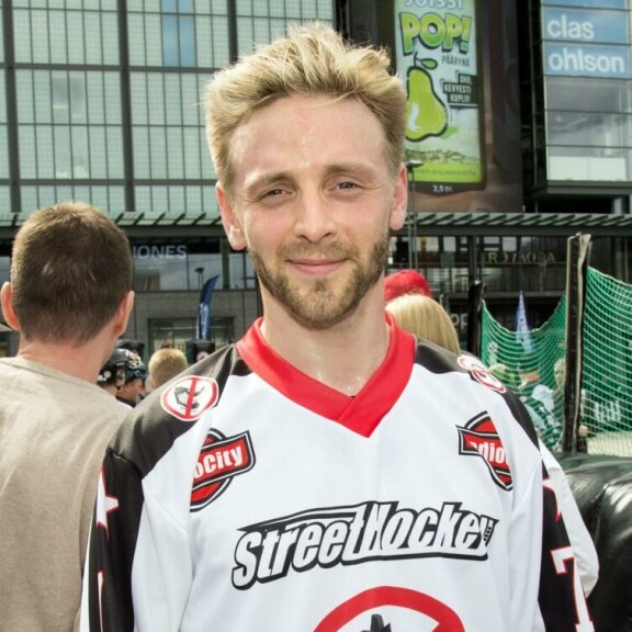 Jari Sillanpää ei ole ainoa kärähtänyt – Seiska listasi musiikkitaivaan huumetörttöilijät! Reino Nordin