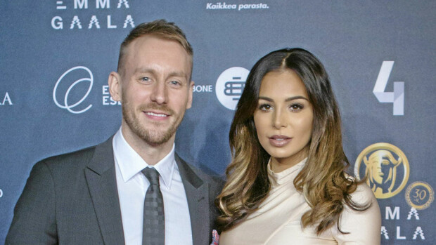 Sofia Belórfin ja Niko Nousiaisen avioero on vihdoin totta - Niko haki eroa yksin! Niko ja Sofia