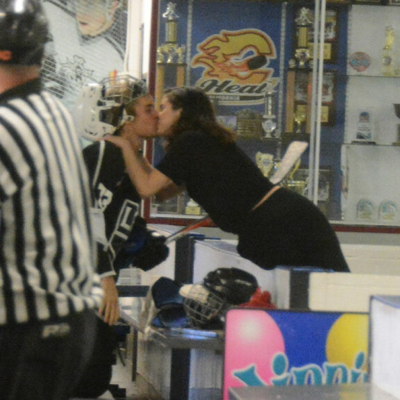 Iih! Justin Bieberin ja Selena Gomezin yhteenpaluu on totta - katso pusukuvat! Bieber ja Gomez pussaavat