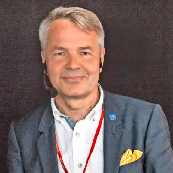 Tällaisia ovat presidenttiehdokkaiden kotitalot: Tuula Haatainen asuu ankeasti, Matti Vanhasella upea omakotitalo – kuvat! Pekka Haavisto