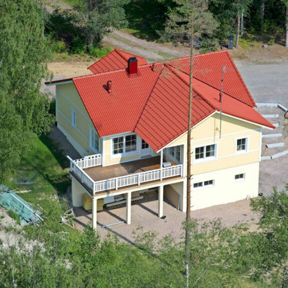 Tällaisia ovat presidenttiehdokkaiden kotitalot: Tuula Haatainen asuu ankeasti, Matti Vanhasella upea omakotitalo – kuvat! Matti Vanhasen koti.