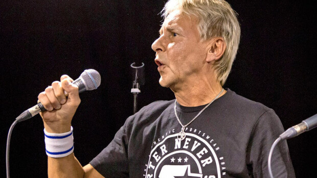 Näin Matti Nykäsen raisu känniristeily eteni: Drinksuja heti aamulla, hukkasi sormuksensa - turvamiehet kantoivat kahdesti hyttiin! Matti Nykänen juhli rankasti risteilyllä.