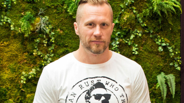 Hannes Hyvönen yllättää - umpirakastunut tilitys upouudesta suhteesta ja fitness-Netasta: 'Eteeni tipahti kaunotar, joka vei jalat alta!' Hannes Hyvönen