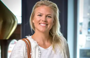 Rakkaustohtori Emilia Vuorisalmella jo erittäin muhkea vauvamasu – tuoreet kuvat! 