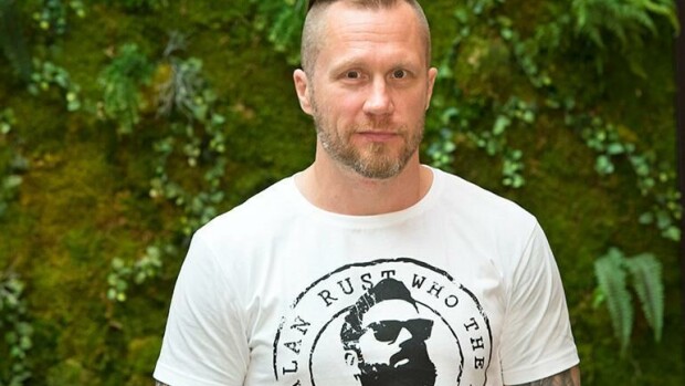 Uusi julkkisromanssi paljastui: Gladiaattorit-Hurja Hannes Hyvönen pokasi missipiireistä tutun fitnesskaunottaren – söpöilevät somessa! Hannes Hyvönen poseeraa Seiskalle