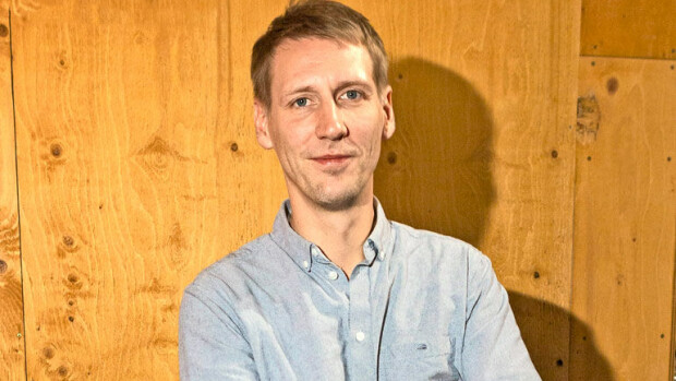 Tähtikaartiin noussut Pekka Strang ei stressaa freelancerin arjesta: On tullut tarpeeksi viestejä, että en saanut roolia! Pekka Strang on hyvin työllistetty.