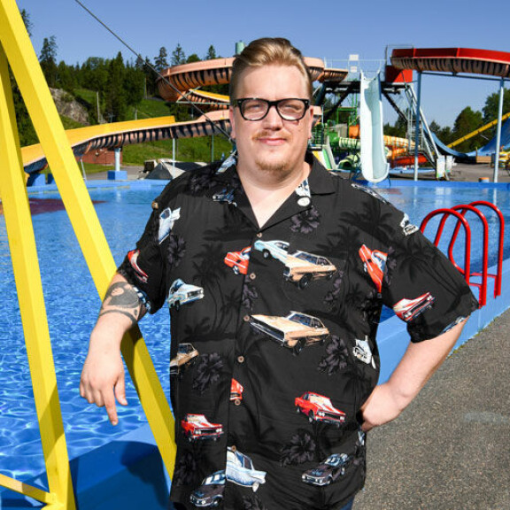 Uudella Vain elämää -kaudella yksi selkeä muutos aiempiin kausiin verrattuna - mitä mieltä olet? Kaikki tähdet esittelyssä! Arttu Wiskari.