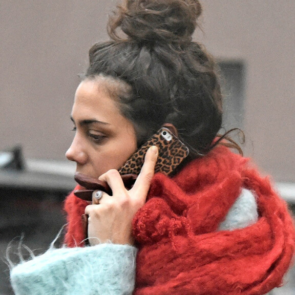 Paparazzi iski: Tässä on Manuela Boscon muhkea kihlasormus - kuvat! Manuela Bosco ja kihlasormus.