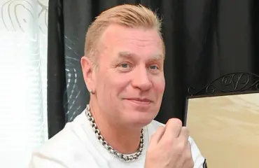 Tauski Peltonen sai häädön kämpästään Aurinkorannikolla: asunnossa virtsaa ja ulostetta!