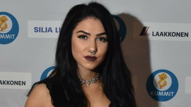 Ohhoh, Evelina pätkäisi pitkän tukkansa - katso kuvat uudesta lookista! Evelina muutti hiustyyliään.