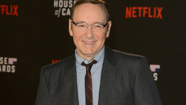 Rajuja syytöksiä Hollywoodista: Oscar-voittaja yritti raiskata teinipojan?! Kevin Spacey