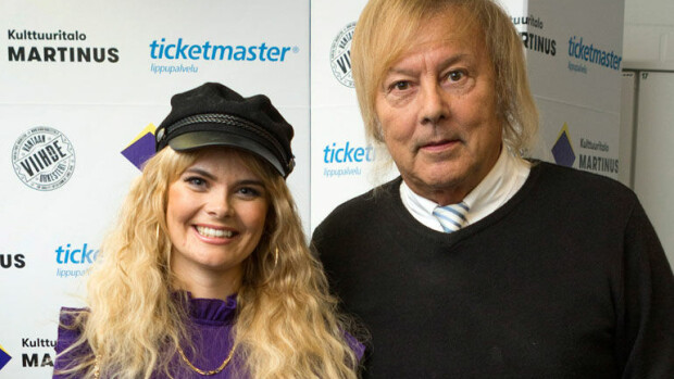 Hupsista, 75-vuotias Danny tienaa yli tuplasti enemmän kuin tyttöystävänsä Erika Vikman! Erika Vikman ja Danny