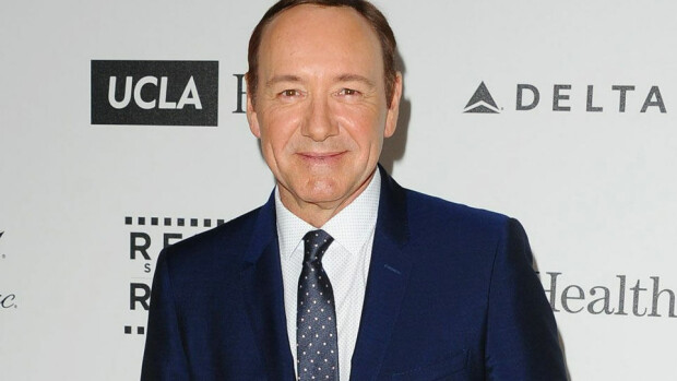 Oscar-voittaja Kevin Spacey ahdisteli baarimikkoa - esitteli penistään: 'Eikö olekin iso?!' Kevin Spacey