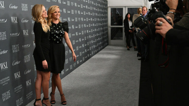 Huh, mikä seksipommi Reese Witherspoonin ja Ryan Philippen Ava-tyttärestä on kasvanut - muistuttaa hätkähdyttävän paljon äitiään! Katso kuvat! Ava Phillippe ja Reese Witherspoon.