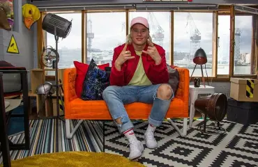Huhuh, Suomen YouTube-tähdillä järisyttävät tulot! Tubettamisella tienaa liki 80 000 euroa!