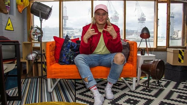 Huhuh, Suomen YouTube-tähdillä järisyttävät tulot! Tubettamisella tienaa liki 80 000 euroa! jaakko parkkali