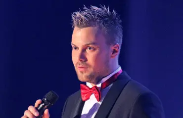 Tangokuningatar Heidi Pakarisesta eronnut Heikki Koskelo iski hehkeän tanssinopettajan – Clara, 34, on Åke Blomqvistin tytär!