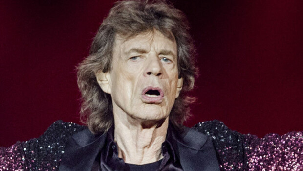 Ohhoh, Mick Jagger, 74, tapailee 22-vuotiasta elokuvatuottajaa - vau, mikä kaunotar! Mick Jagger löysi nuoren rakkaan.