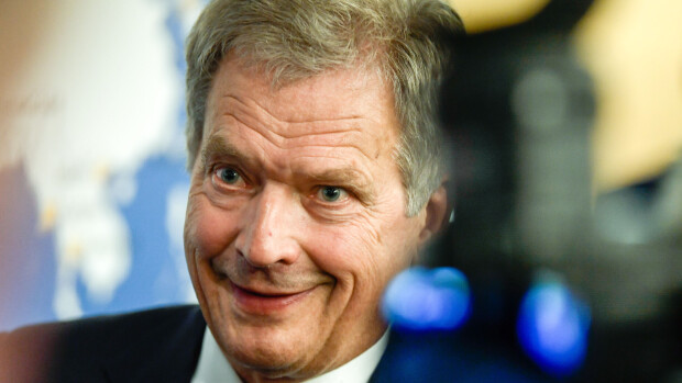 Sauli Niinistö yllätti Aku Louhimiehen: halusi nähdä ennakkoon uuden Tuntemattoman sotilaan – ”Tämän isompaa elokuvaa ei voi tehdä” Sauli Niinistö on jo nähnyt uuden Tuntemattoman sotilaan.
