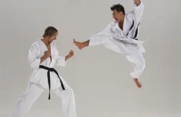 46-vuotias huijasi vuosia olevansa työkyvytön ja eli valtion rahoilla - kärähti huijauksesta nololla tavalla: karate ja tupakointi paljastivat!