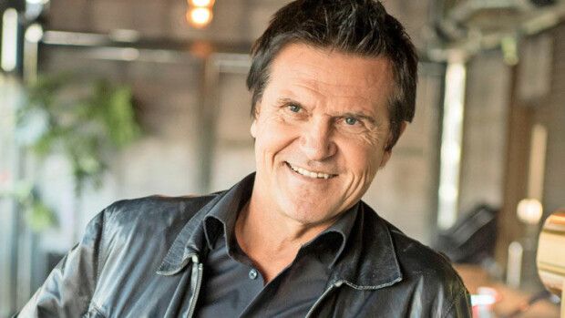 Ohhoh! Jethro Rostedtilla ja Sedu Koskisella salaiset kaupat tekeillä? Katso kuva! Sedulla on bisneksiä Jethron kanssa.