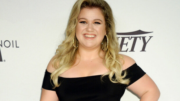 Kaikkien aikojen ensimmäinen American Idol -voittaja avautui syömishäiriöstään: Halusin tappaa itseni! Kelly Clarkson