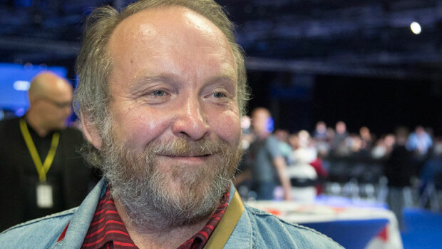 Kansanedustaja Teuvo Hakkarainen vähättelee #MeToo-kampanjaa 'pelkäksi hömpäksi' - ei välitä seksuaalisesta häirinnästä: ”Eihän siitä jälkeä jää!” Teuvo Hakkarainen