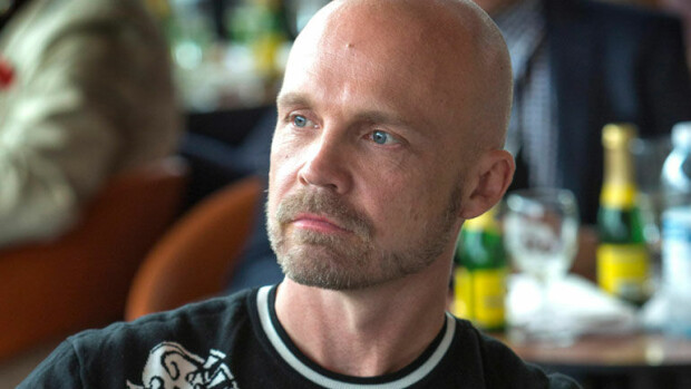 Korttinsa hyllylle kaahannut Vain elämää -tähti Juha Tapio kommentoi jättisakkojaan: Rangaistuksen sain ja kärsin! Juha Tapio kommentoi ylinopessakkojaan.