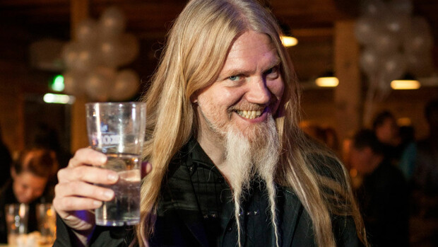 Marco Hietala uutuuskirjassa raitistumisestaan: Viinanjuonti on lopetettava tai minulta lähtee henki! Marco Hietala