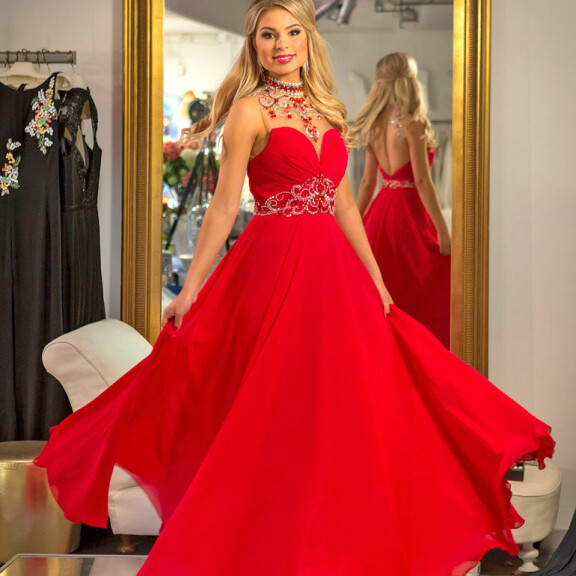 Tätä blondia Suomi rakastaa - ja syystä! Miss Suomi -kisassa ihastuttanut Essi Unkuri, 19, poseeraa hekumallisissa kuvissa! Vaasalainen Essi Unkuri, 19, äänestettiin yleisön suosikiksi Miss Suomi -finaalissa.