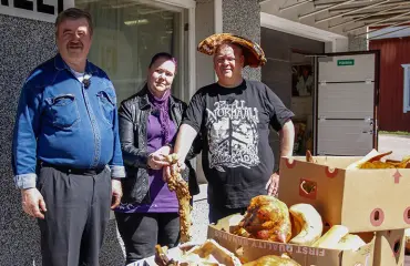 Täh, olisitko uskonut: Suomen huutokauppakeisari paljastaa – tällä parjatulla tavaralla voi lyödä rahoiksi! 