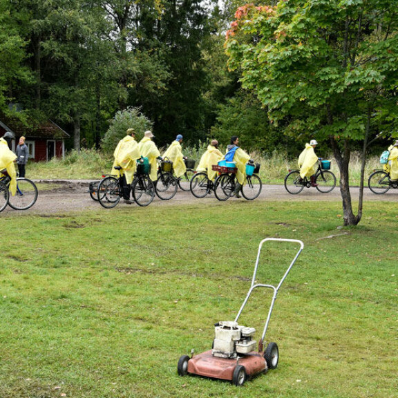 Tulevassa Mielensäpahoittaja-leffassa nähdään runsaasti thaimaalaisia avustajia. Tulevassa Mielensäpahoittaja-leffassa nähdään runsaasti thaimaalaisia avustajia. Heikki Kinnunenkin on opetellut kuvauksissa thaimaalaisia sanoja.