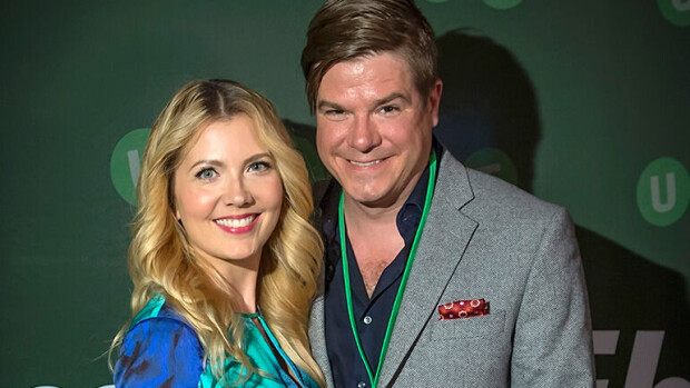 Radiojuontaja Jenni Alexandrova Seiskalle Las Vegasista - joukkoampuminen alkoi kesken illallisen: Meidät siirrettiin kellariin! Jussi ja Jenni psoeeraa Seiskalle