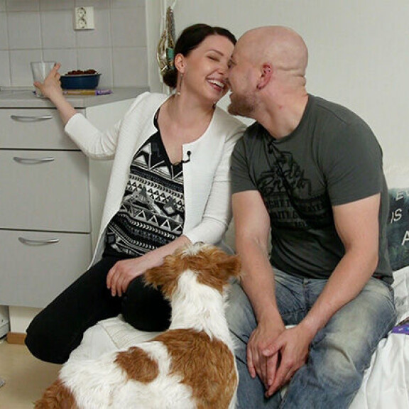 Ohhoh, Ensitreffit alttarilla -Esan rehellinen tunnustus ystävälleen: Mietin jo, että annetaan olla! Ensittreffit alttarilla -pariskunta