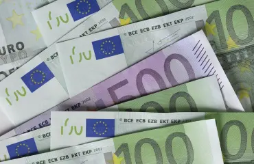 Oho, julkisista vessoista löytyi seteleitä 100 000 euron edestä - 500 euron setelit tukkivat vessaviemäreitä Sveitsissä!