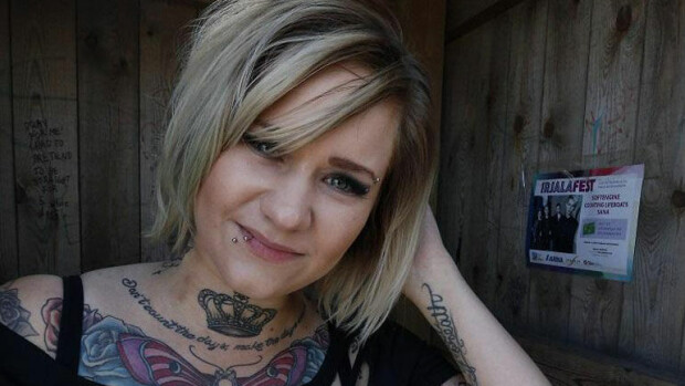 Sannan, 27, raju elämäntarina: myrkytti kehonsa päihteillä ja laihdutus johti syömishäiriöön – luo nyt uraa räppärinä! Sanna Rönnberg on selättänyt vaikeutensa.