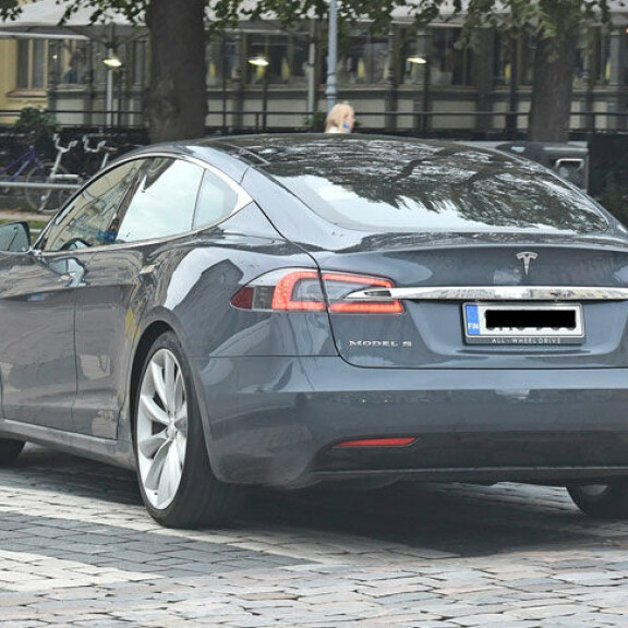 Tältä näyttää Mika Ihamuotilan uusi ja upea Tesla... Tältä näyttää Mika Ihamuotilan uusi ja upea Tesla...