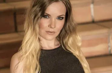 Yllättävä käänne Paratiisihotellissa - Pipsan maine tuhotaan: Olet rasistinen paska!