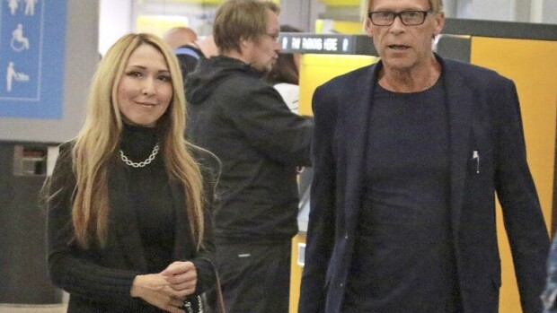 Toivo Sukari kehuu vuolaasti uutta bikini fitness -rakastaan: Tyttö on timmissä kunnossa - tyrmäävä bikinikuva! Topi ja Nadja.