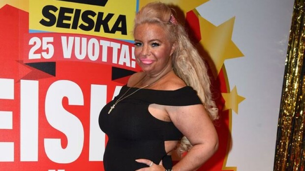 Johanna Tukiainen avautuu oudosta kohtaamisesta Matti Vanhasen kanssa: Tuksu kertoi kohtalostaan - Vanhanen kuittasi tylysti! johanna tukiainen thumb